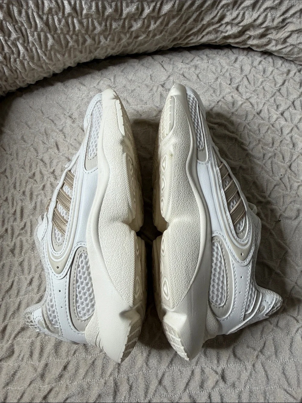 adidas lightweight athletic